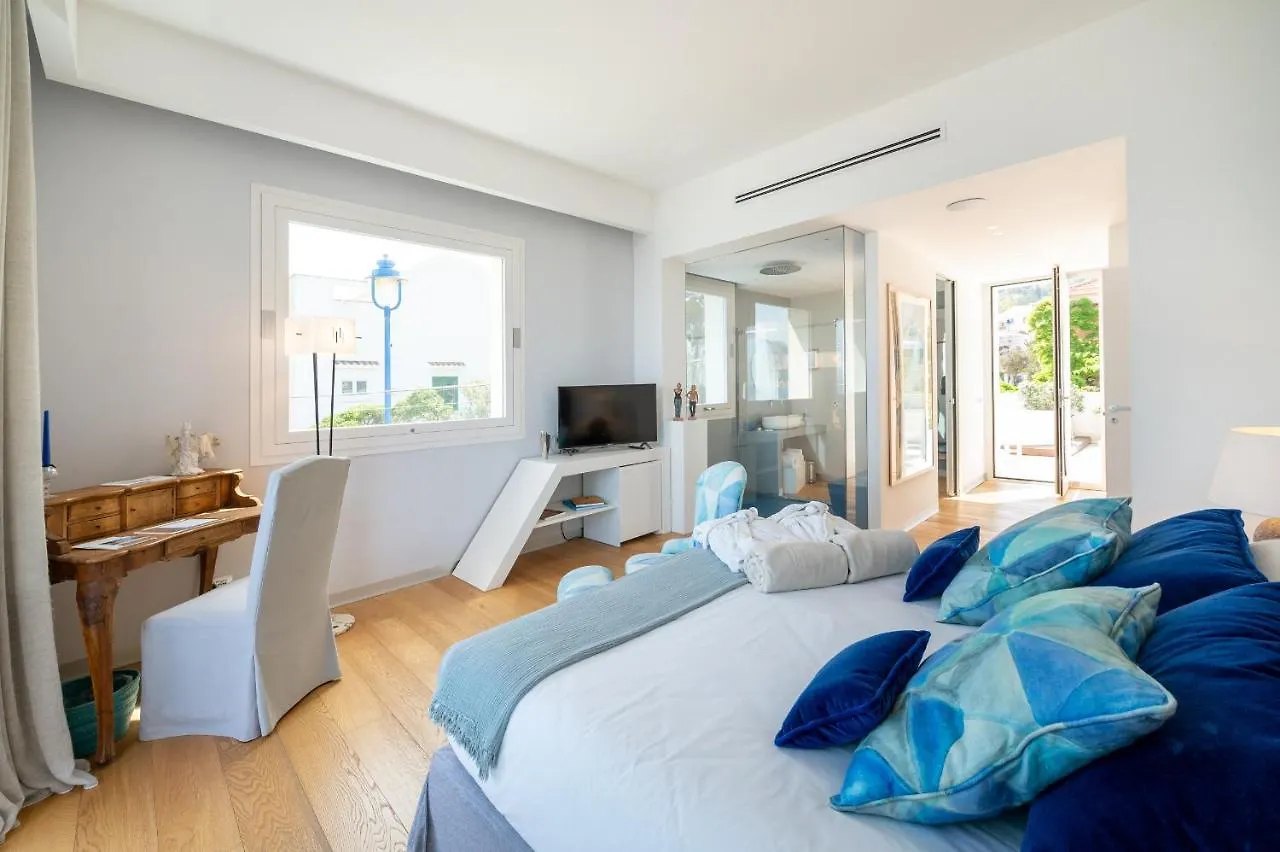 Unico Boutique Hotel D'Arte Mondello 4*,